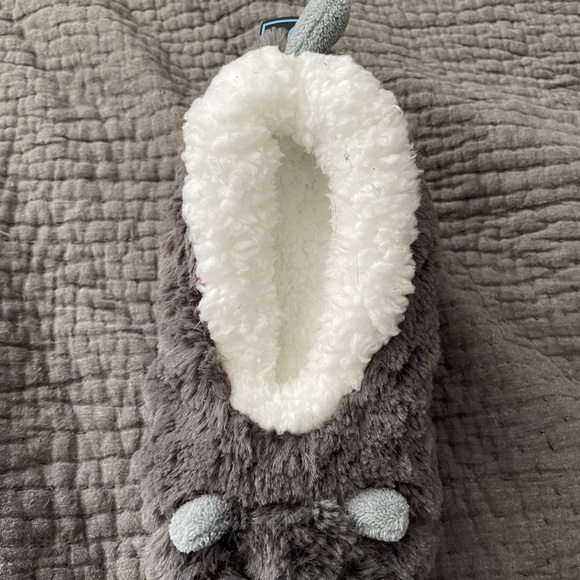 New Snoozie Gray Cat Fuzzy Slippers - Picture 4 of 6